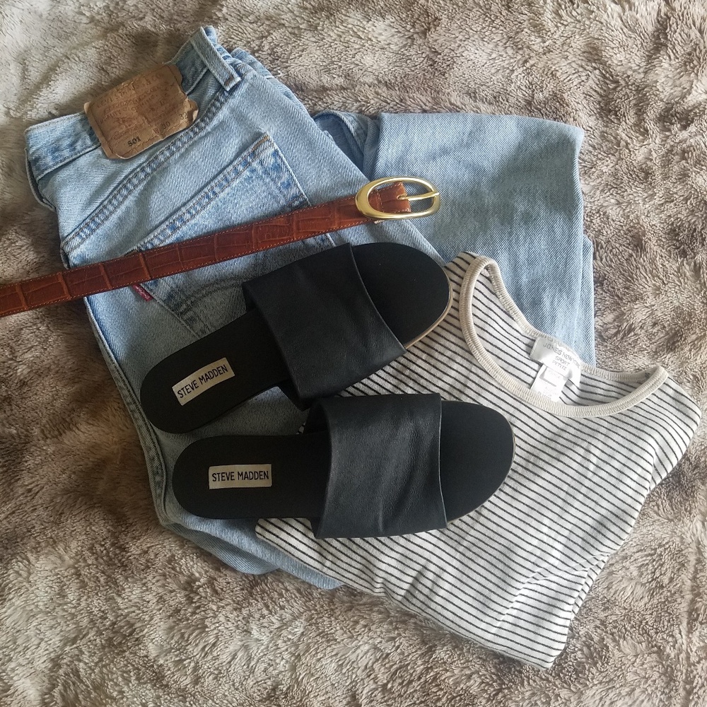 Steve Madden Karolyn black flat 7.5